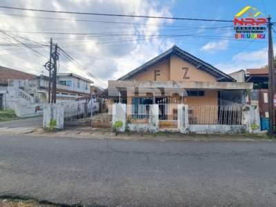 Dijual Tanah Bonus Bangunan Klasik di Tamanbaru Banyuwangi