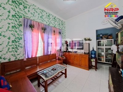 rumah dijual full furnished di banyuwangi giri