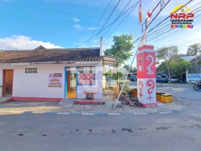 Disewakan Toko Strategis Sebelah Hotel Aston Banyuwangi