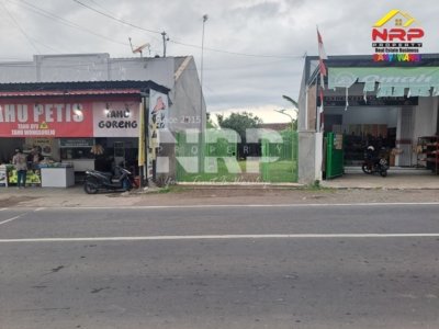 Dijual Tanah dengan Bangunan Rumah dan Ex Cafe Strategis di tepi Jl. Widuri – Banyuwangi