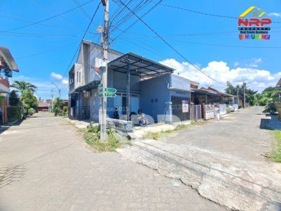 Disewakan Rumah Minimalis dengan Ruang Usaha di Kebalenan - Banyuwangi