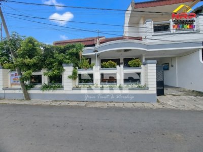 Rumah Hook Mewah 5 Kamar Tidur di Banyuwangi Kota, Full Furniture dan SHM