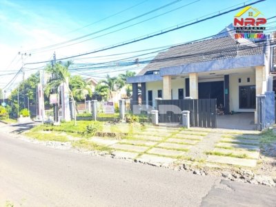 Dijual Rumah Hook 2 Lantai Modern di Kalipuro Banyuwangi, 3 Kamar Tidur SHM Siap Huni