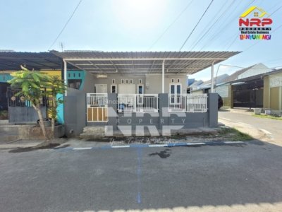 Rumah Banyuwangi dekat FIKKIA UNAIR posisi hook 1,5 lantai di Singonegaran