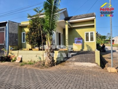 Rumah modern 300 jutaan di Kembiritan Genteng Banyuwangi