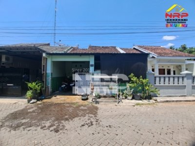 Rumah minimalis dijual di Kebalenan Banyuwangi harga 200 jutaan dengan carport