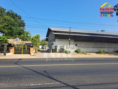 Gudang disewakan di Kabat Banyuwangi dengan bangunan luas dan akses kendaraan.