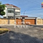 Rumah mewah baru dua lantai di Kebalenan Banyuwangi dengan luas tanah 324 m² dan luas bangunan 250 m².