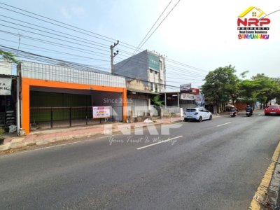 Ruko luas disewakan di Pakis Banyuwangi dengan area parkir